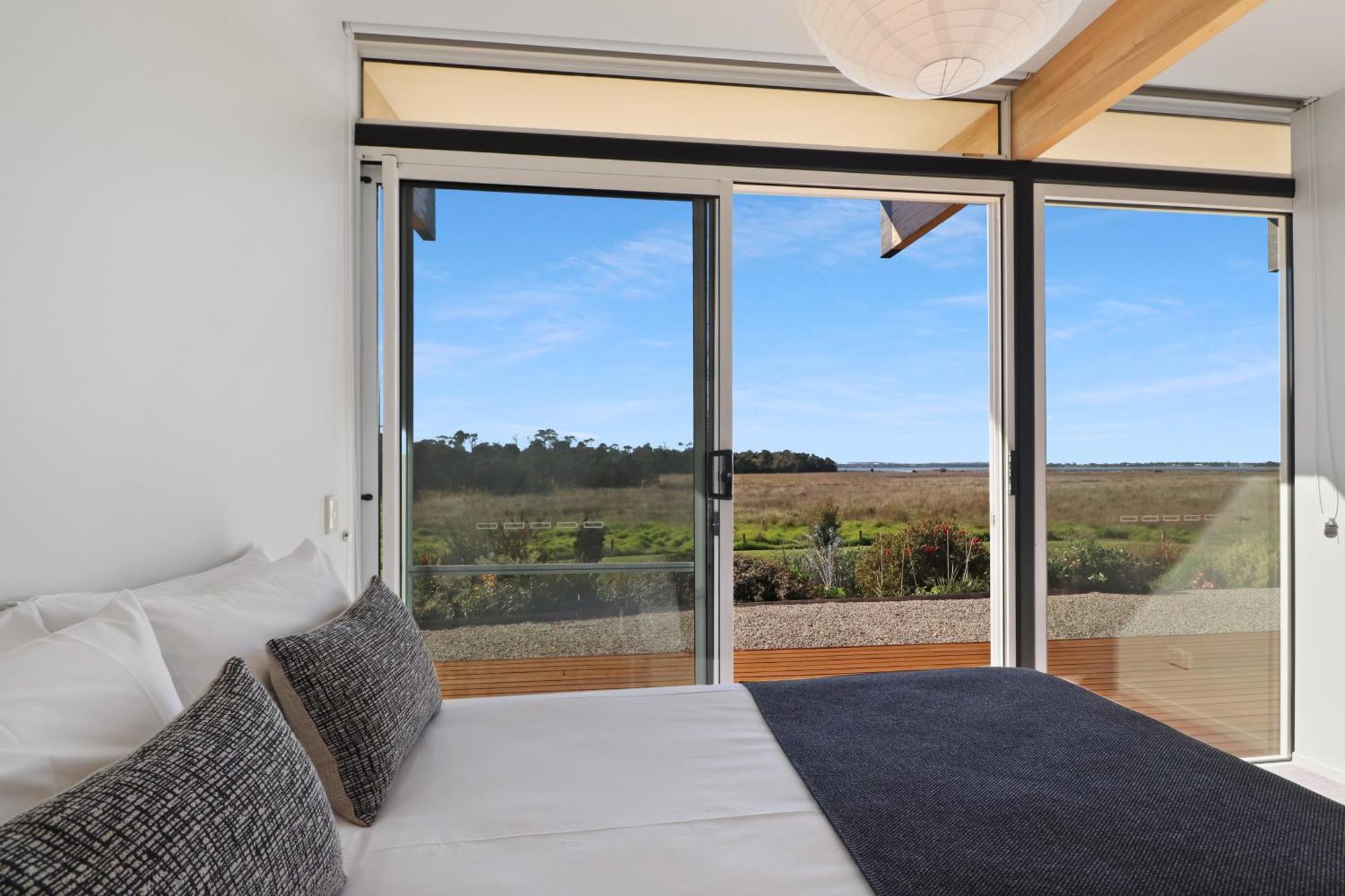Pelican Point Sanctuary St Helens Chambre photo